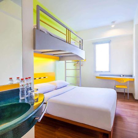 Ibis Budget Jakarta Cikini Extérieur photo