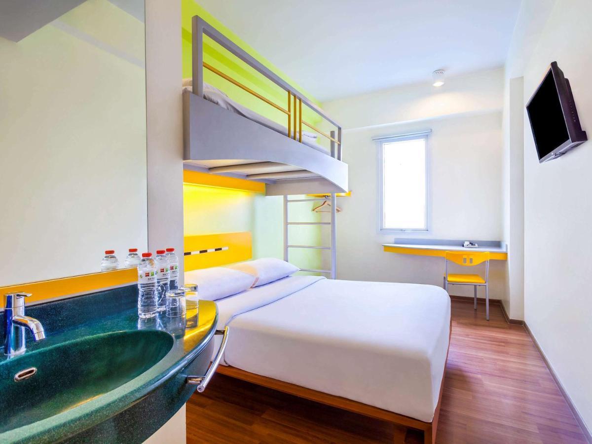 Ibis Budget Jakarta Cikini Extérieur photo