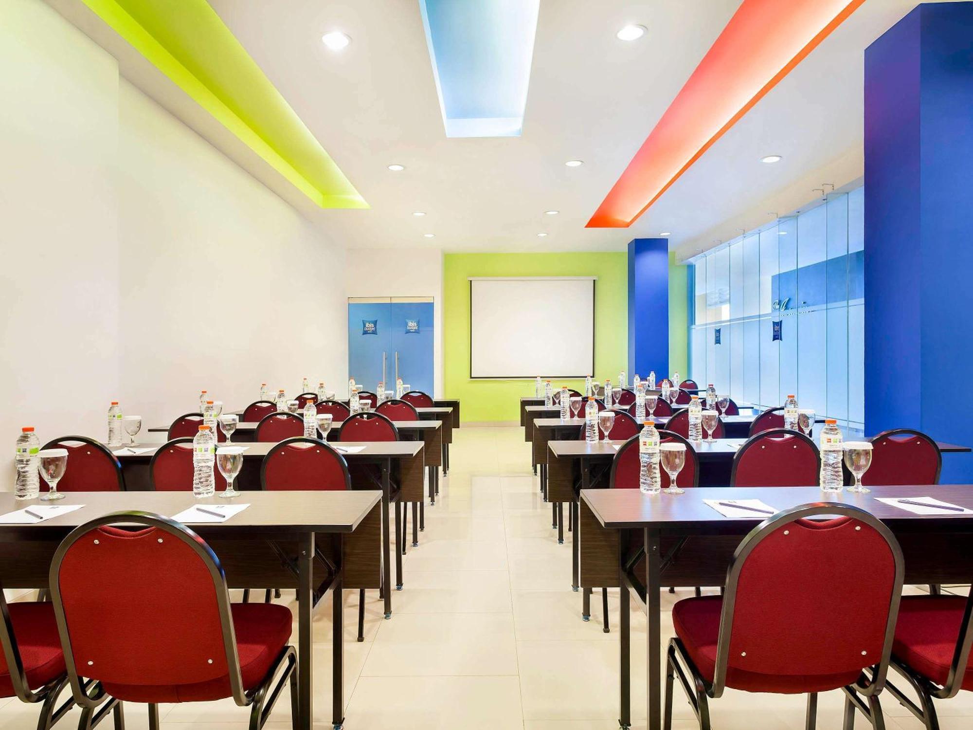 Ibis Budget Jakarta Cikini Extérieur photo