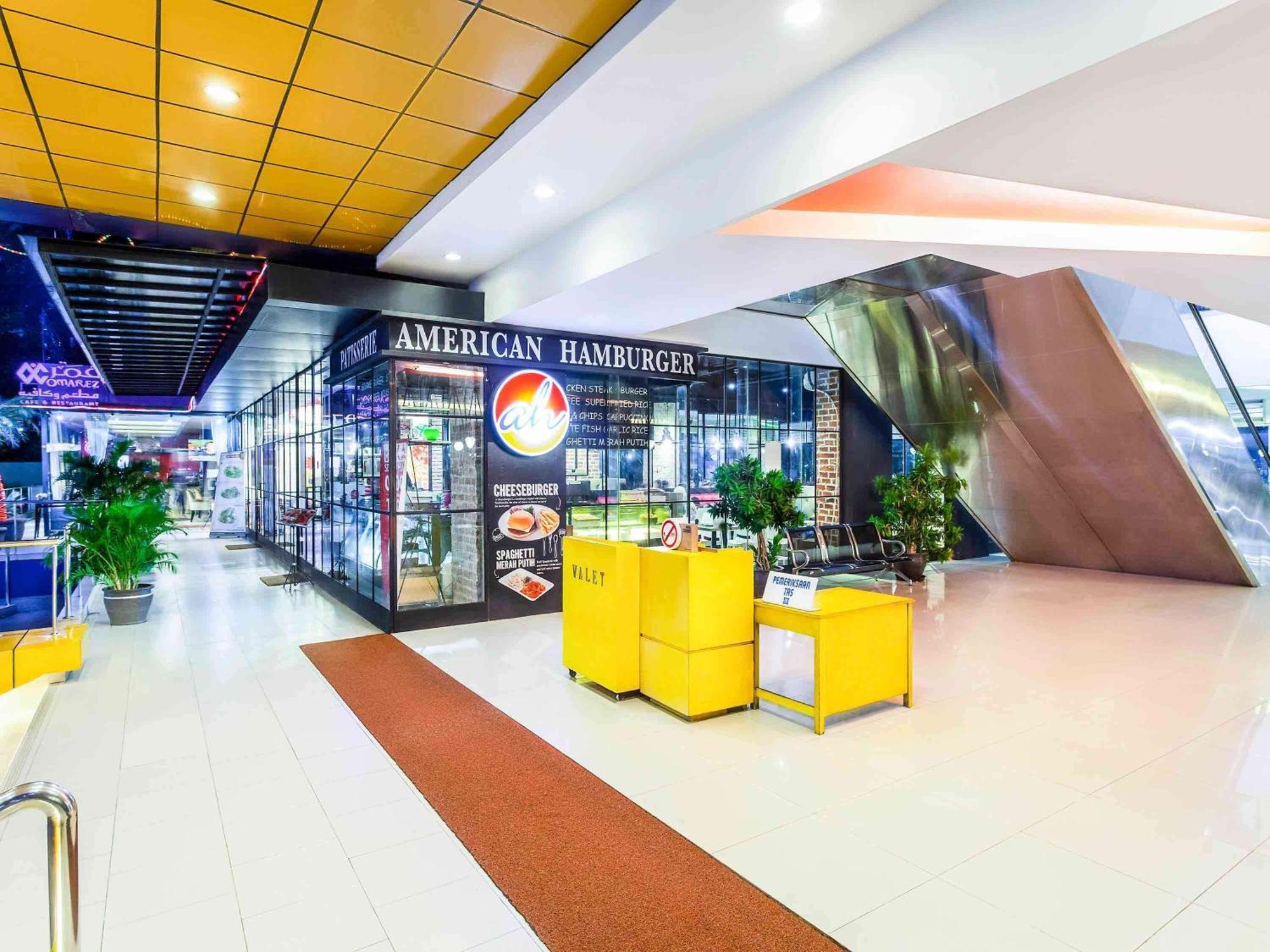 Ibis Budget Jakarta Cikini Extérieur photo