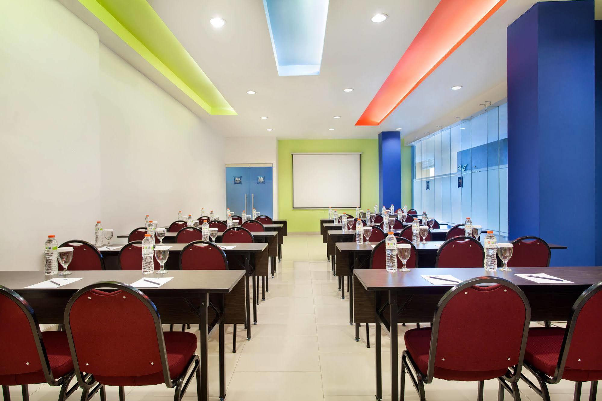 Ibis Budget Jakarta Cikini Extérieur photo